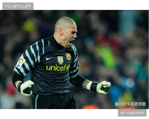 曝巴萨训练中重点演练破密集防守的边中结合战术